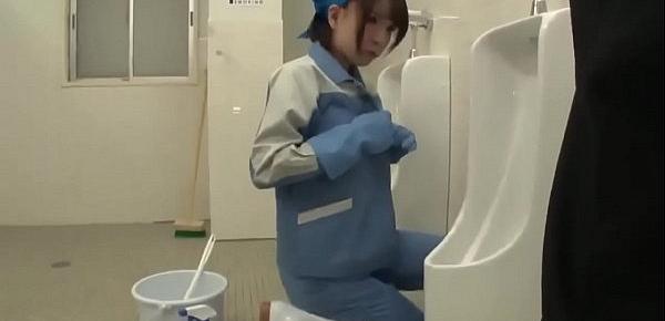  Japanese cleaning lady